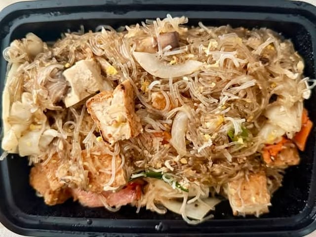 Pad Thai Woon Sen.